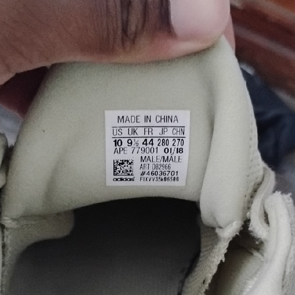 Adidas Tan Sneakers Modern Chunky Design - Picture 2 of 4